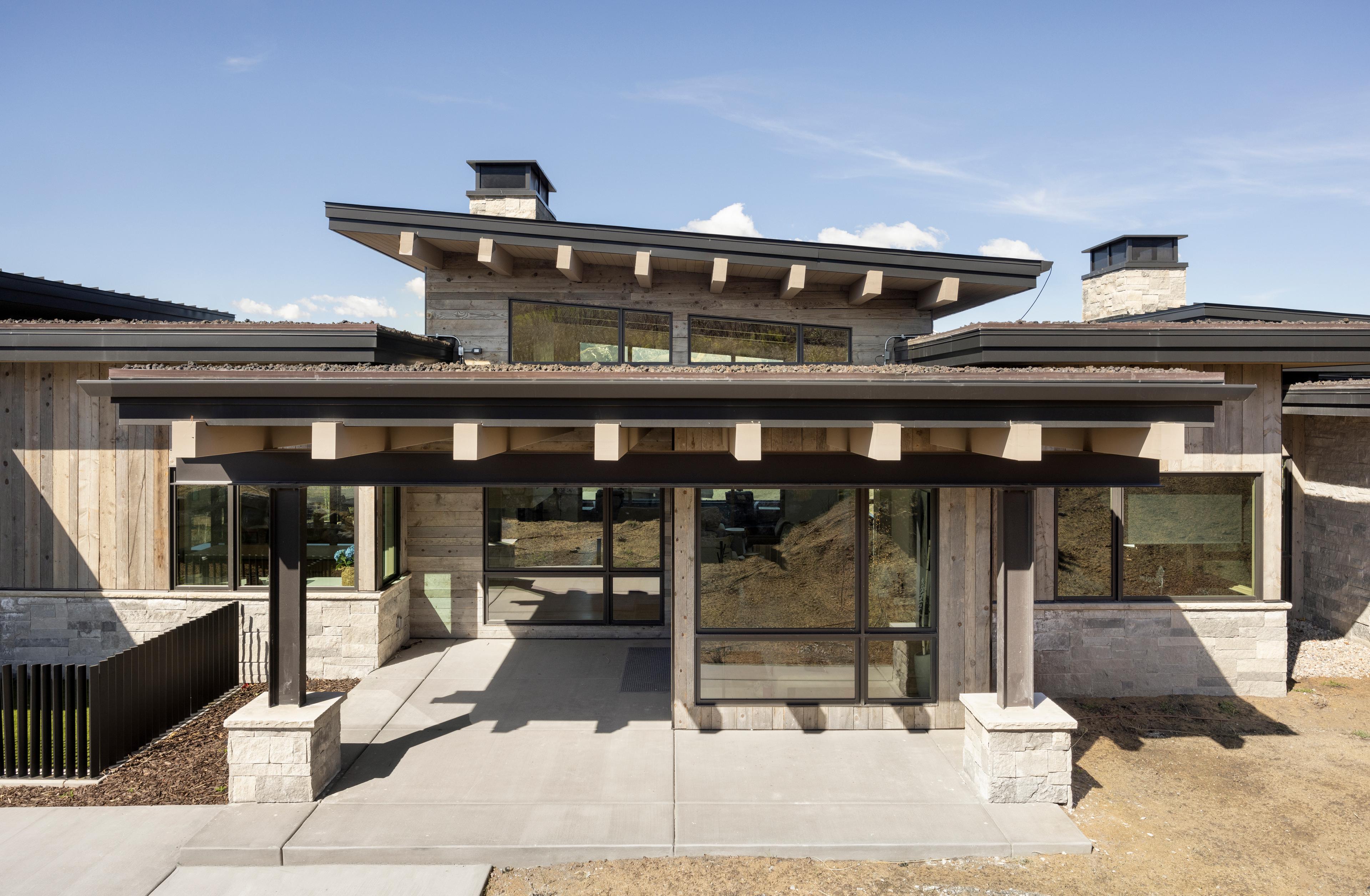 The Modern Family House, photo 1