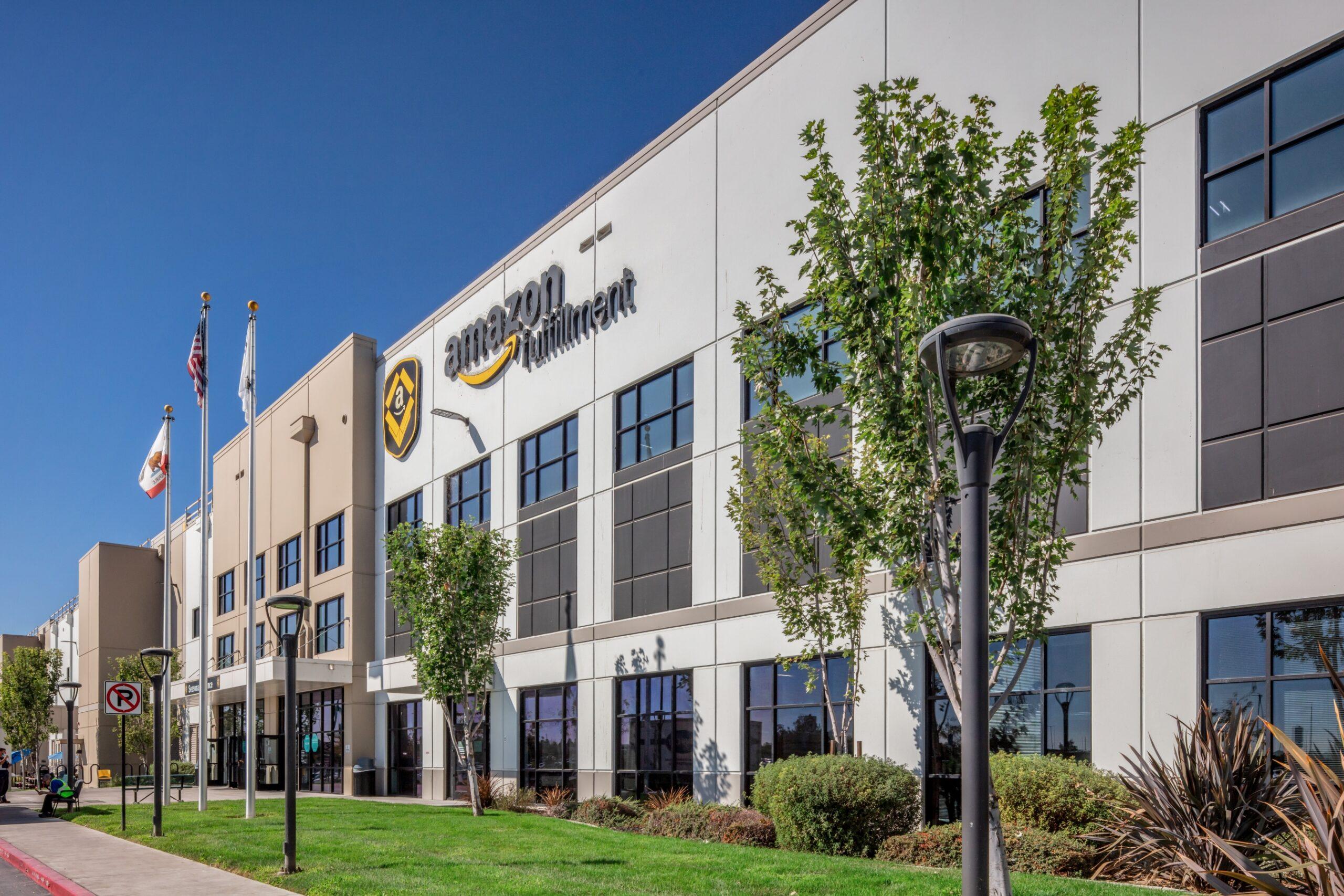 Amazon Oak4 Fulfillment Center