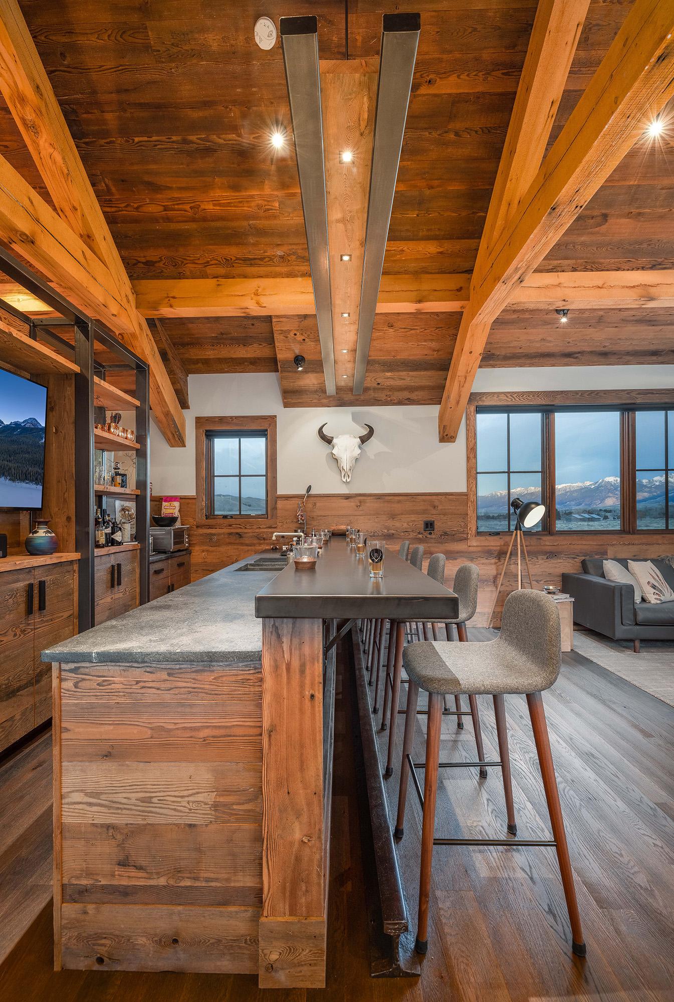 Yellowstone Saloon, photo 1