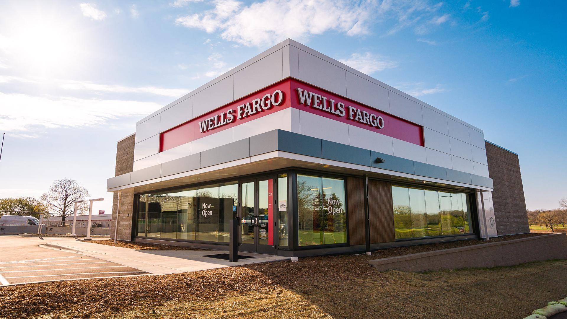 Wells Fargo Bank Branch, Golden Valley
